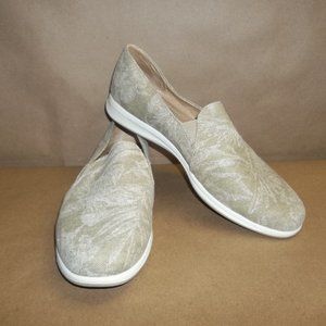 Naturalizer Suzy Palm leaf design Slip On Loafer Closed Toe Shoes Size 10 M   C5